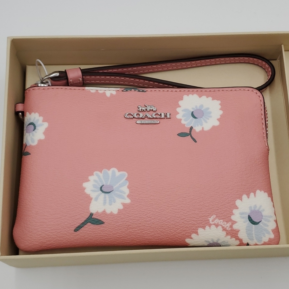 Coach Box Daisy Corner Zip w/ Charms - Picture 3 of 7